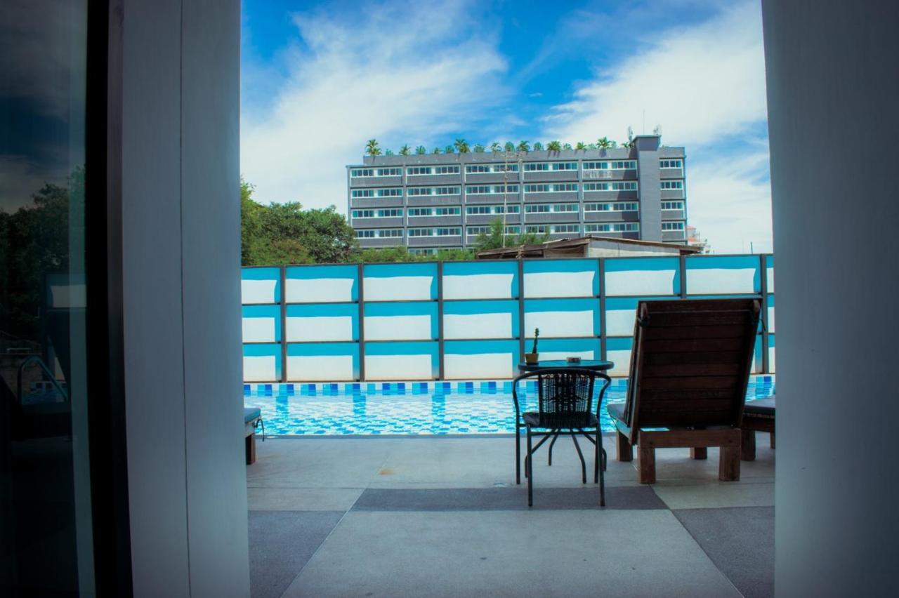 Baan Pakdi Pattaya Apartamento Exterior foto